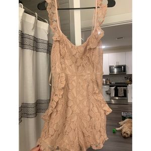 Small tan lace romper Selfie Leslie